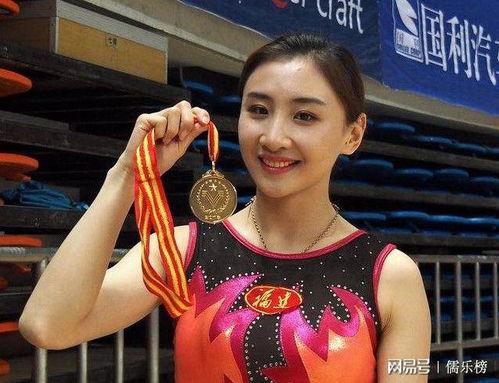 何雯娜最新恋情爆料,甜蜜恋情引网友热议  第2张